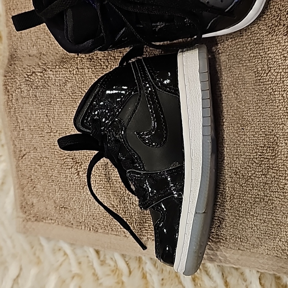Air Jordan Retro 1 Mid SE sneaker - Picture 4 of 8